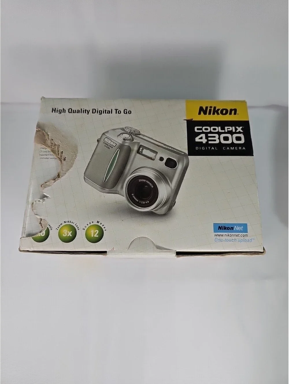 New Nikon COOLPIX 4200 4.0MP Digital Camera Silver Box Manual & Battery Charger